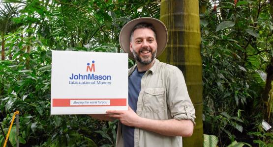 Campaign starring Iain Lee reaches over 130,000 with a witty take on things you can take ‘down under’