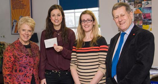 CG awards prize to top marketing student
