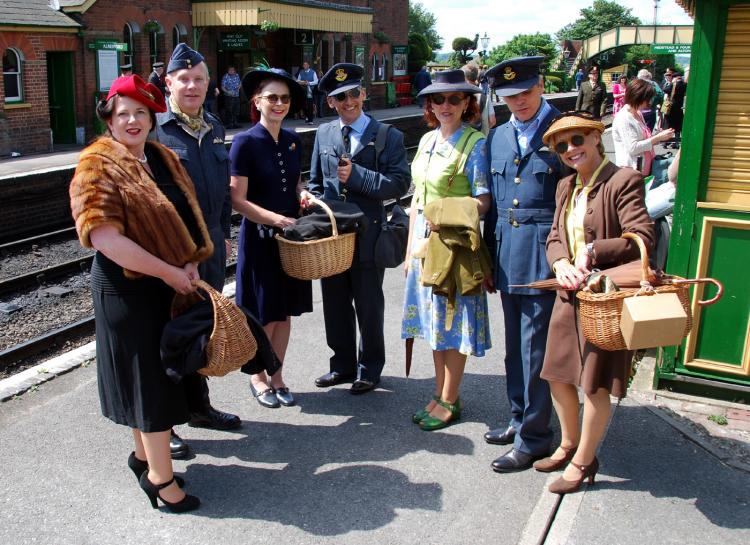 Watercress Line to treat grandparents to 1940s revival at spirit of the Blitz railway weekend