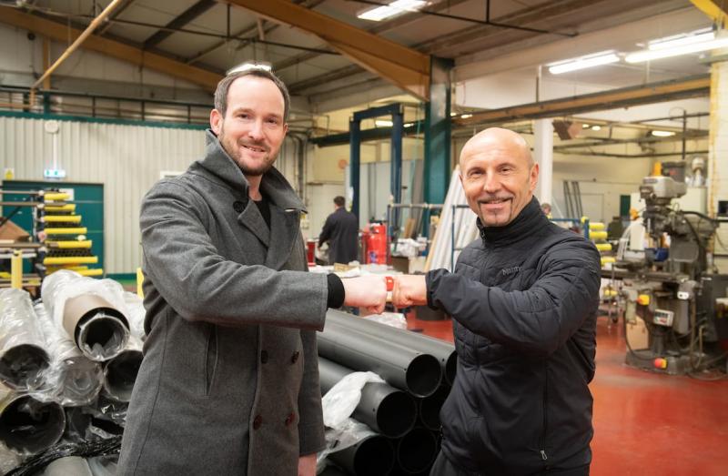 Gareth_Miller_Carswell_Gould_Managing_Director_new_Business_Fist_Bump